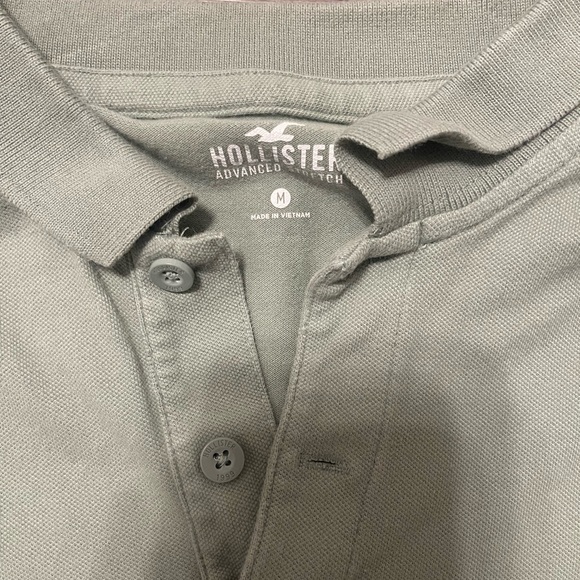 Hollister Men's Sage Green Polo Shirt - Picture 3 of 3